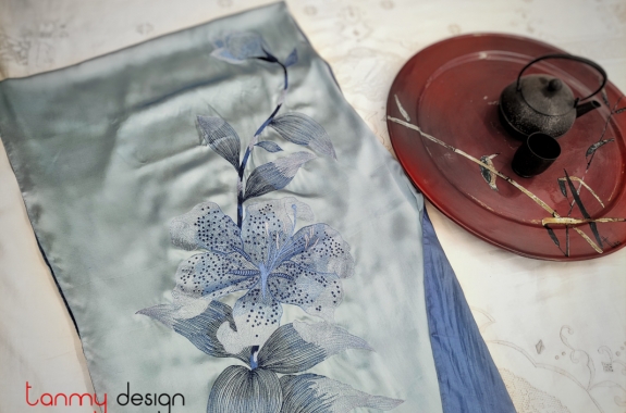 Blue silk scarf hand-embroidered with Lily 60*200 cm